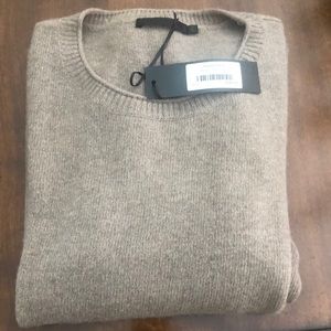 Lightweight crewneck sweater